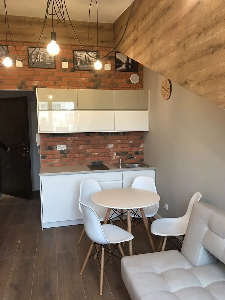 Penguin Rooms - Train Station Krasków Πολωνία
